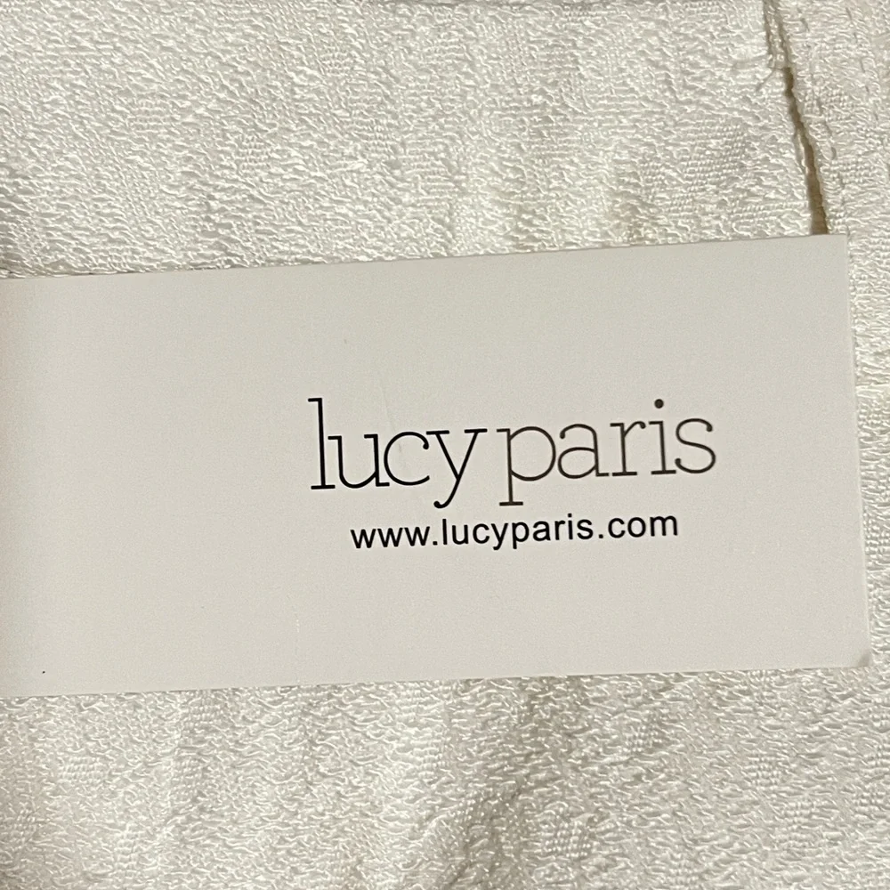 Lucy Paris NWT Ivory White Shorts Size medium